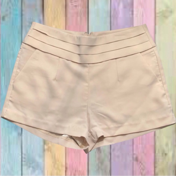 Forever 21 Beige Cream Tan Dress Shorts - Picture 1 of 8